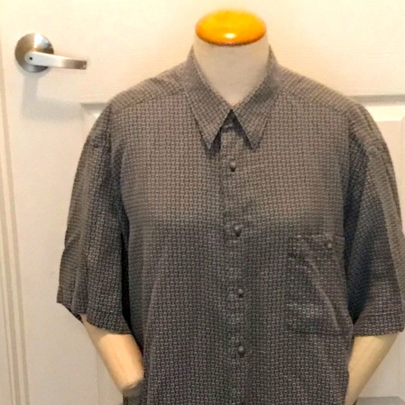 Really nice looking button down shirt!! 😊 - Picture 2 of 2